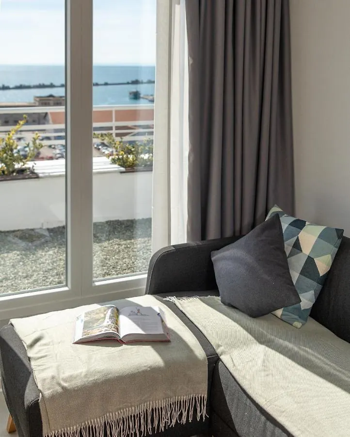 Port De L'Eau Roof Garden Apartment Thessaloniki
